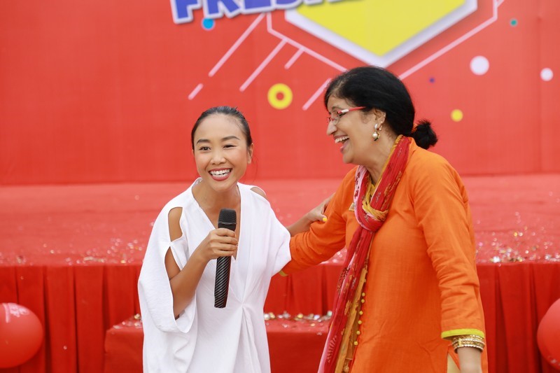 Chào đón tân sinh viên