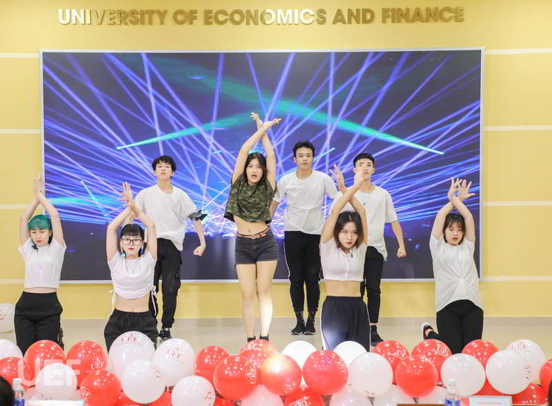 chào tân sinh viên