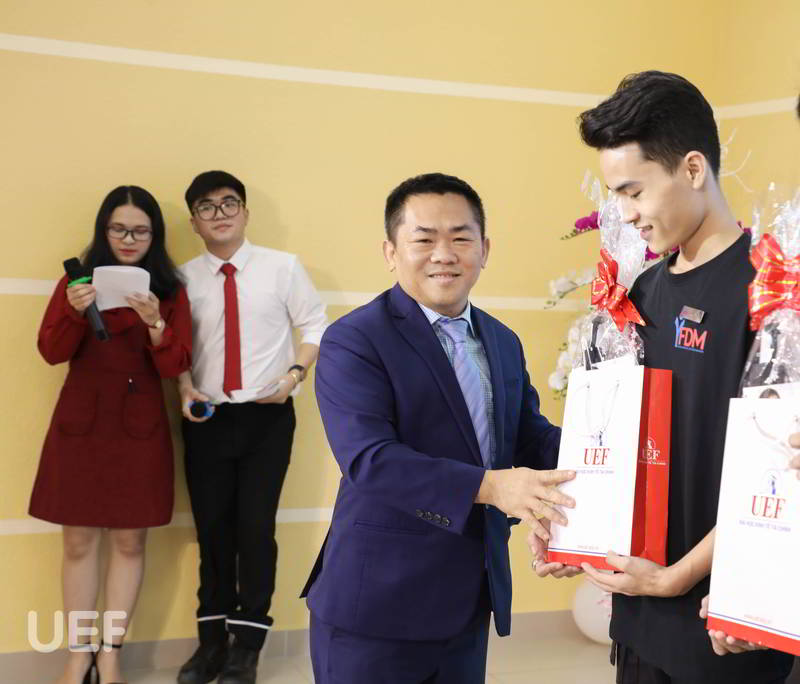 chào tân sinh viên