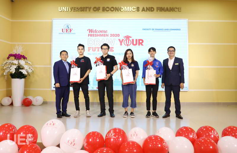 chào tân sinh viên