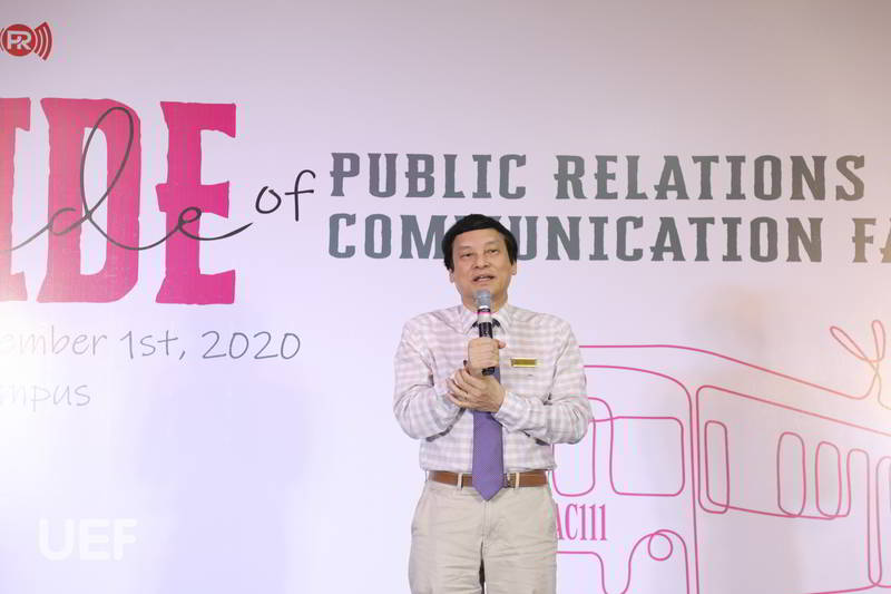 chào tân sinh viên khóa 2020