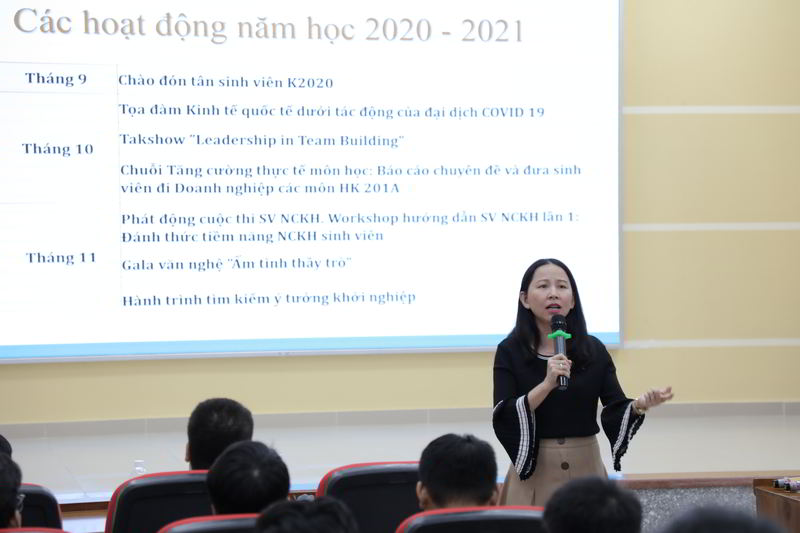 gặp mặt sinh viên đầu năm