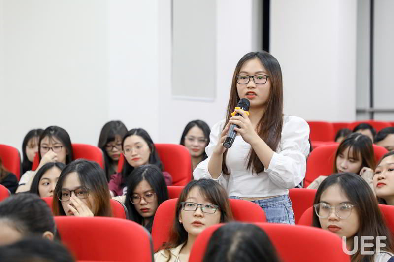 gặp mặt sinh viên đầu năm học