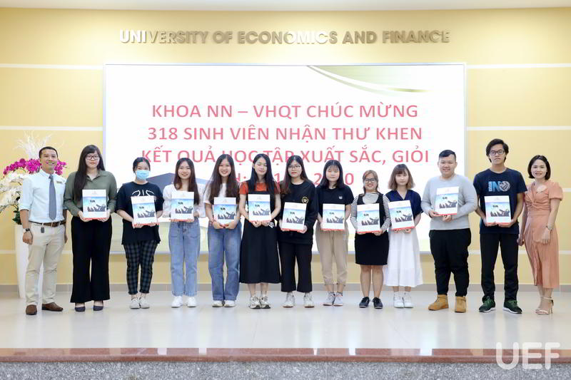 gặp mặt sinh viên đầu năm học
