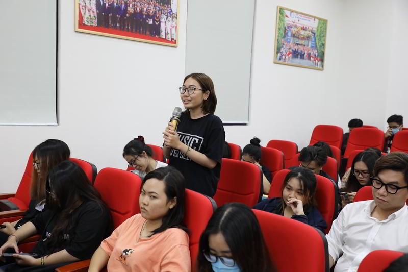 gặp mặt sinh viên đầu năm học