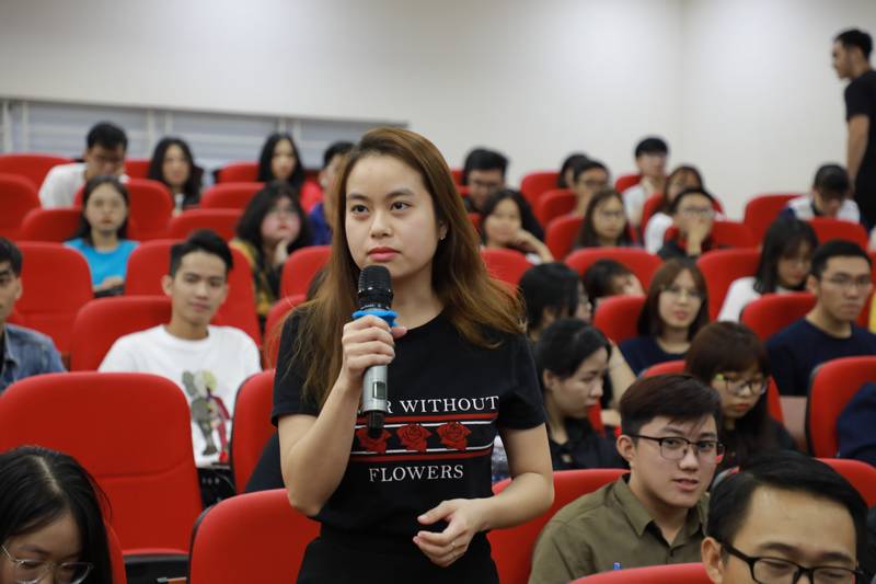 Gặp mặt sinh viên đầu năm học