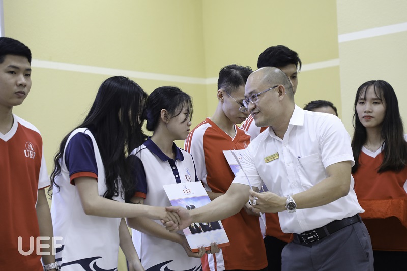 khoa công nghệ thông tin gặp sinh viên