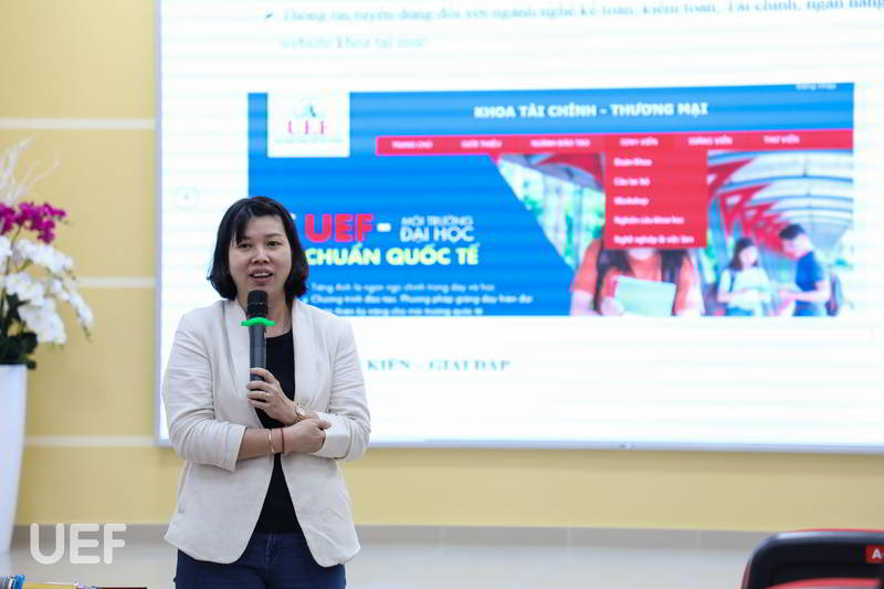 gặp mặt sinh viên đầu năm học