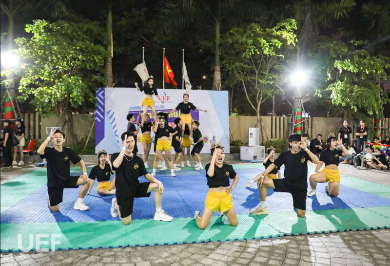 Giao lưu các câu lạc bộ thể dục thể thao