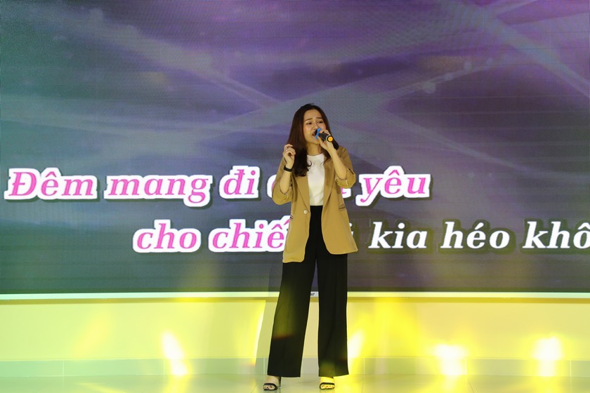 Giọng ca vàng uef