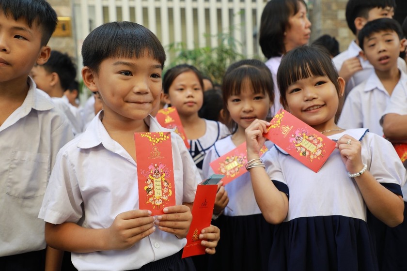 Vui xuân đón Tết cùng Hội từ thiện UEF