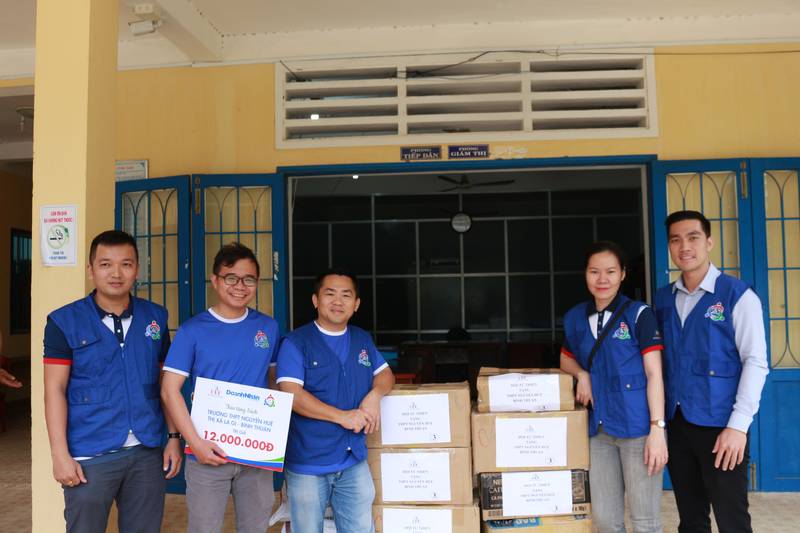 Hội từ thiện uef