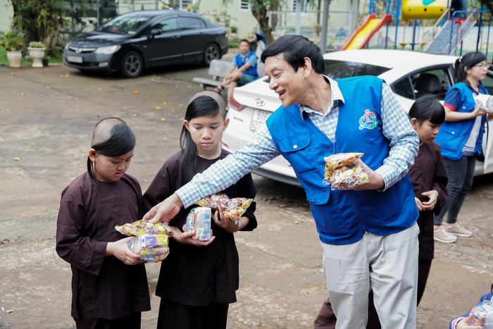 hội từ thiện uef