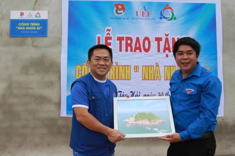 Hội từ thiện uef