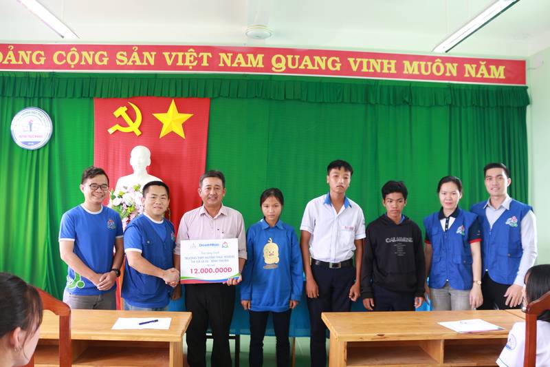 Hội từ thiện uef