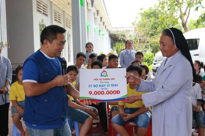 Hội từ thiện uef