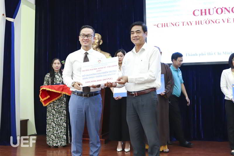 Hướng về miền Trung