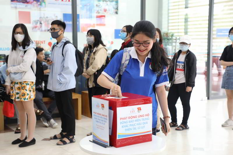 Hướng về miền Trung