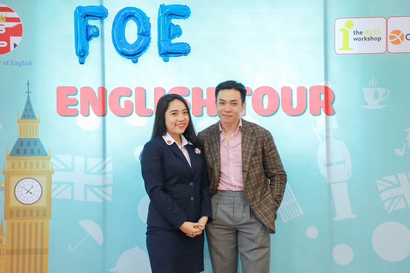 khoa Tiếng Anh chào đón tân sinh viên