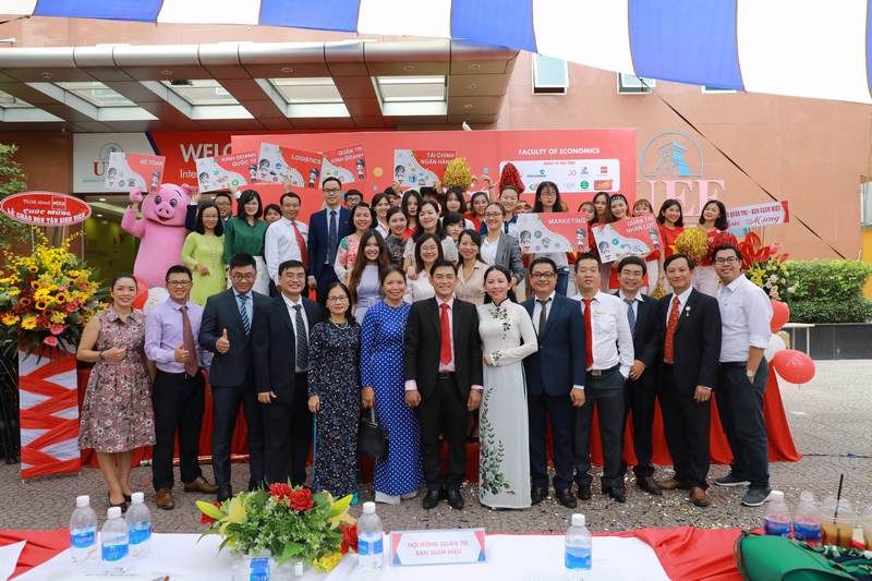 Khoa Kinh tế giao lưu tân sinh viên khóa 2019