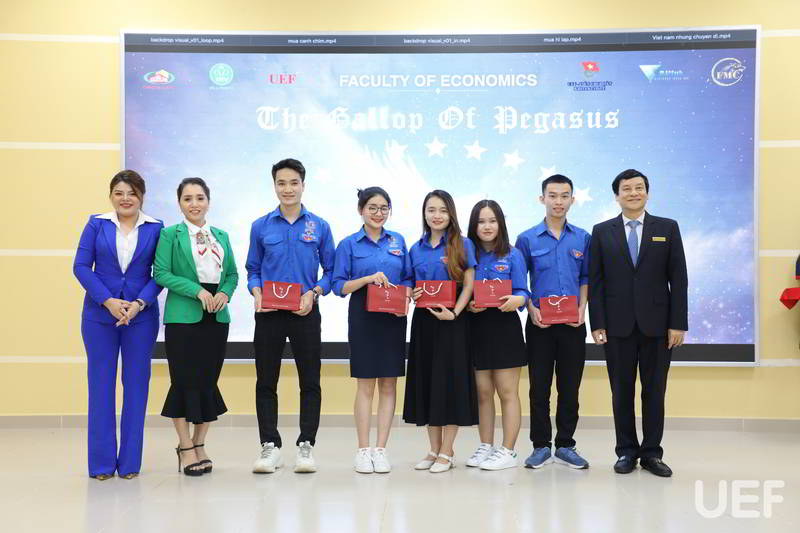 Chào tân sinh viên 2020