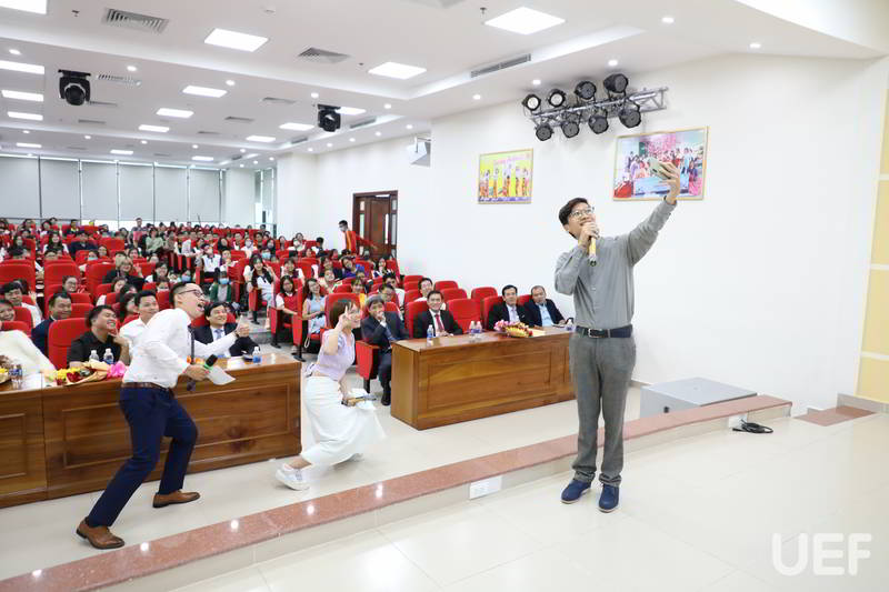 Chào tân sinh viên 2020