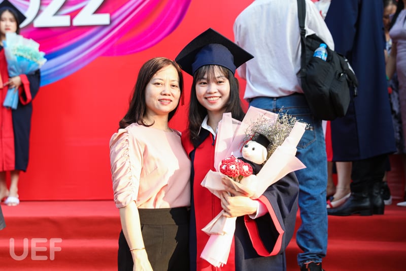 Graduation Ceremony UEF 2022: Khi niềm tin được gửi trao và yêu thương ...