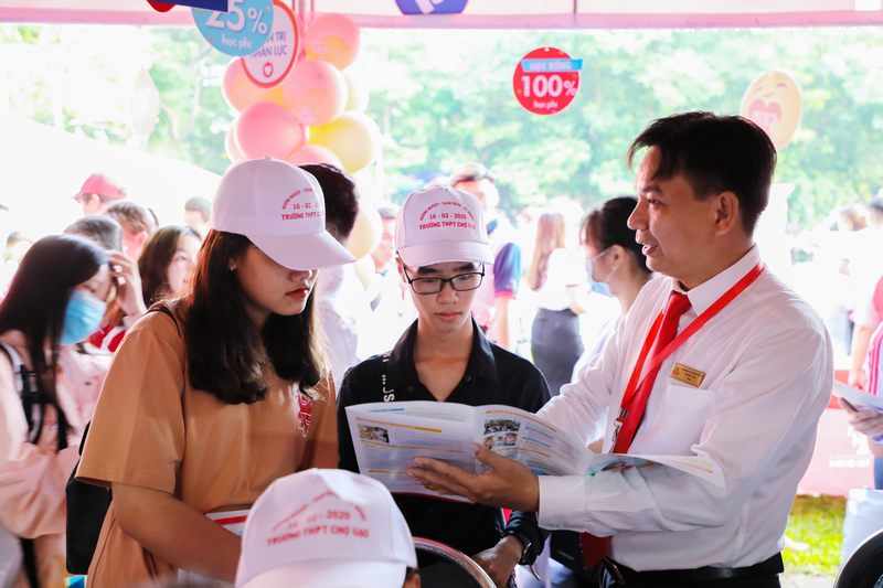 Điều kiện để học chương trình song ngành tại UEF là gì?
