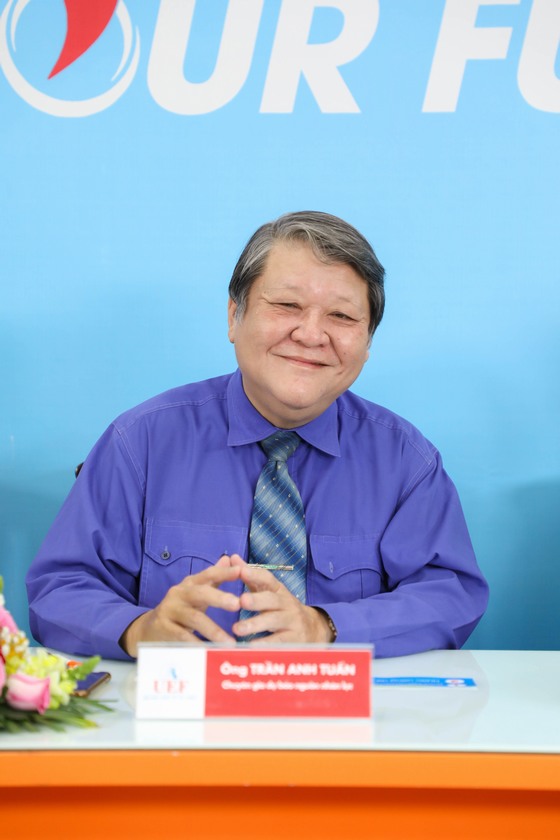 uef- tư vấn tuyển sinh trực tuyến