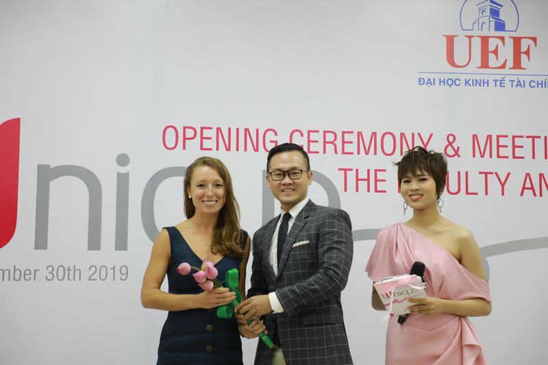 Khoa Quan hệ công chúng và Truyền thông gặp mặt tân sinh viên