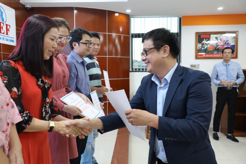 Trao chứng nhận chương trình tập huấn LMS