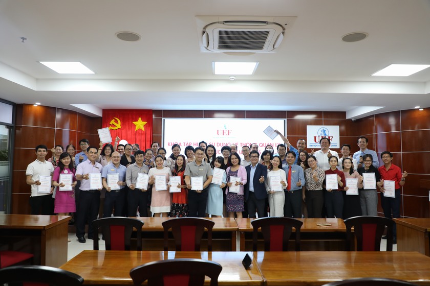 Trao chứng nhận chương trình tập huấn LMS