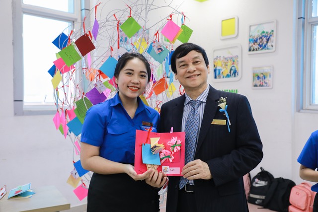 Ấm tình thầy trò