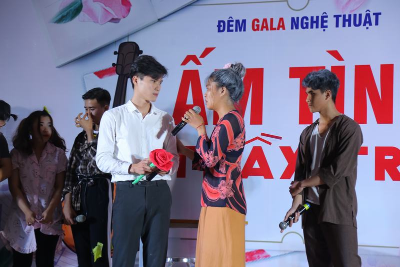 Ấm tình thầy trò