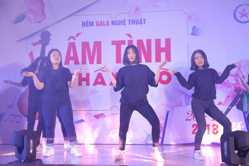 Ấm tình thầy trò