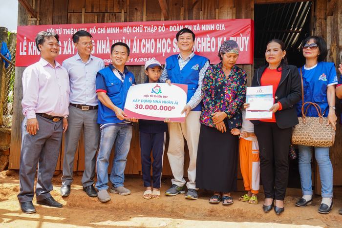 hội từ thiện UEF 2019