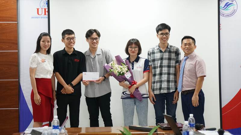 Khoa CNTT nghiệm thu đề tài nghiên cứu khoa học sinh viên