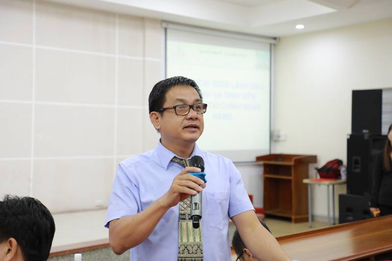 Khoa Kinh tế giao lưu cùng sinh viên đầu năm học