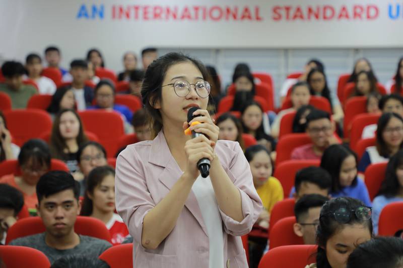 Khoa Kinh tế giao lưu cùng sinh viên