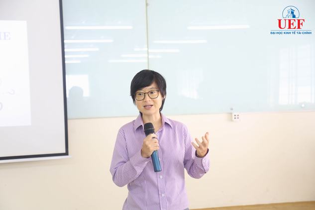 Cùng sinh viên UEF khám phá “World Englishes”