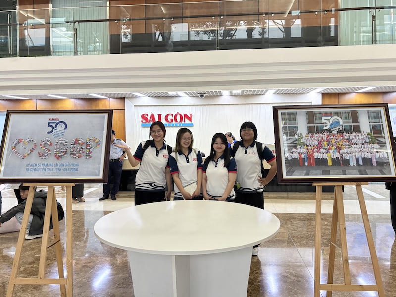 Nguyễn Ngọc Khánh Hiền, truyền thông đa phương tiện, Khoa Quan hệ công chúng và Truyền thông UEF