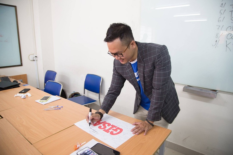 ra mắt câu lạc bộ anh quốc 7