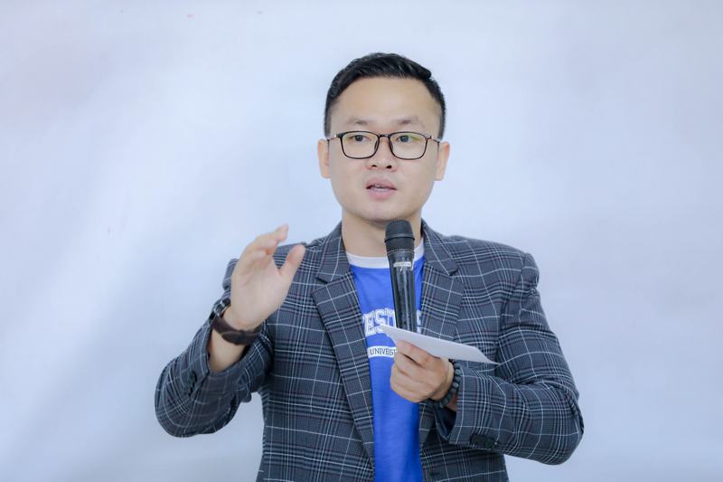 ra mắt câu lạc bộ anh quốc