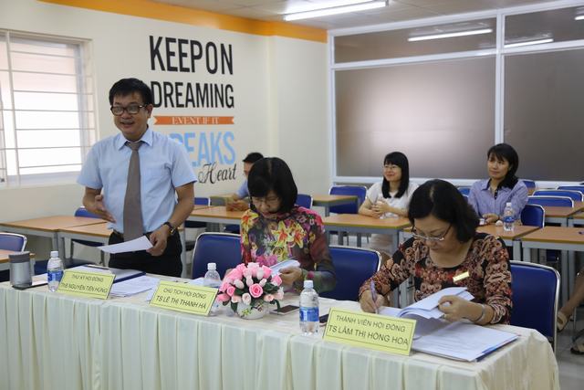 Bảo vệ khóa luận tốt nghiệp UEF