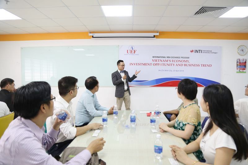 Đoàn INTI đến UEF 9