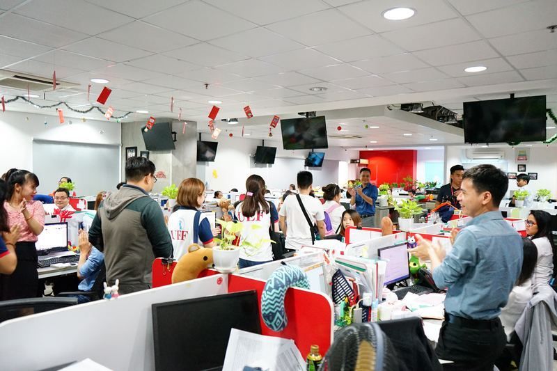 Tham quan công ty Mắt Bão 2