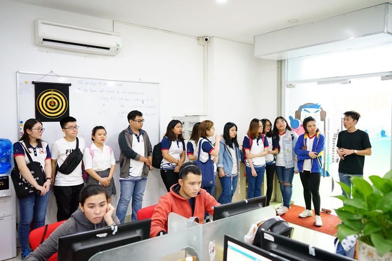 Tham quan công ty Mắt Bão 5