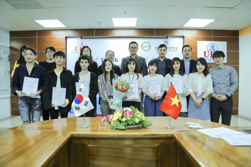 trao chứng nhận 3