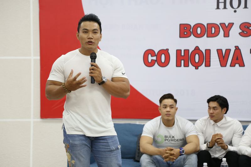 UEF - body sinh viên 9