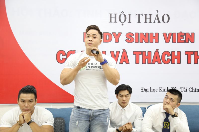 UEF - body sinh viên 8